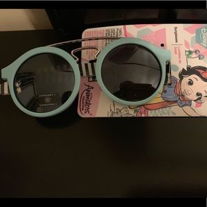 NWT Disney Snow White Children’s Sunglasses